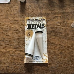 Vintage white spacers